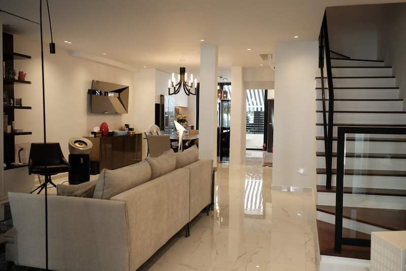 Why Two Builders Quote Very Different Prices From the Same Drawings